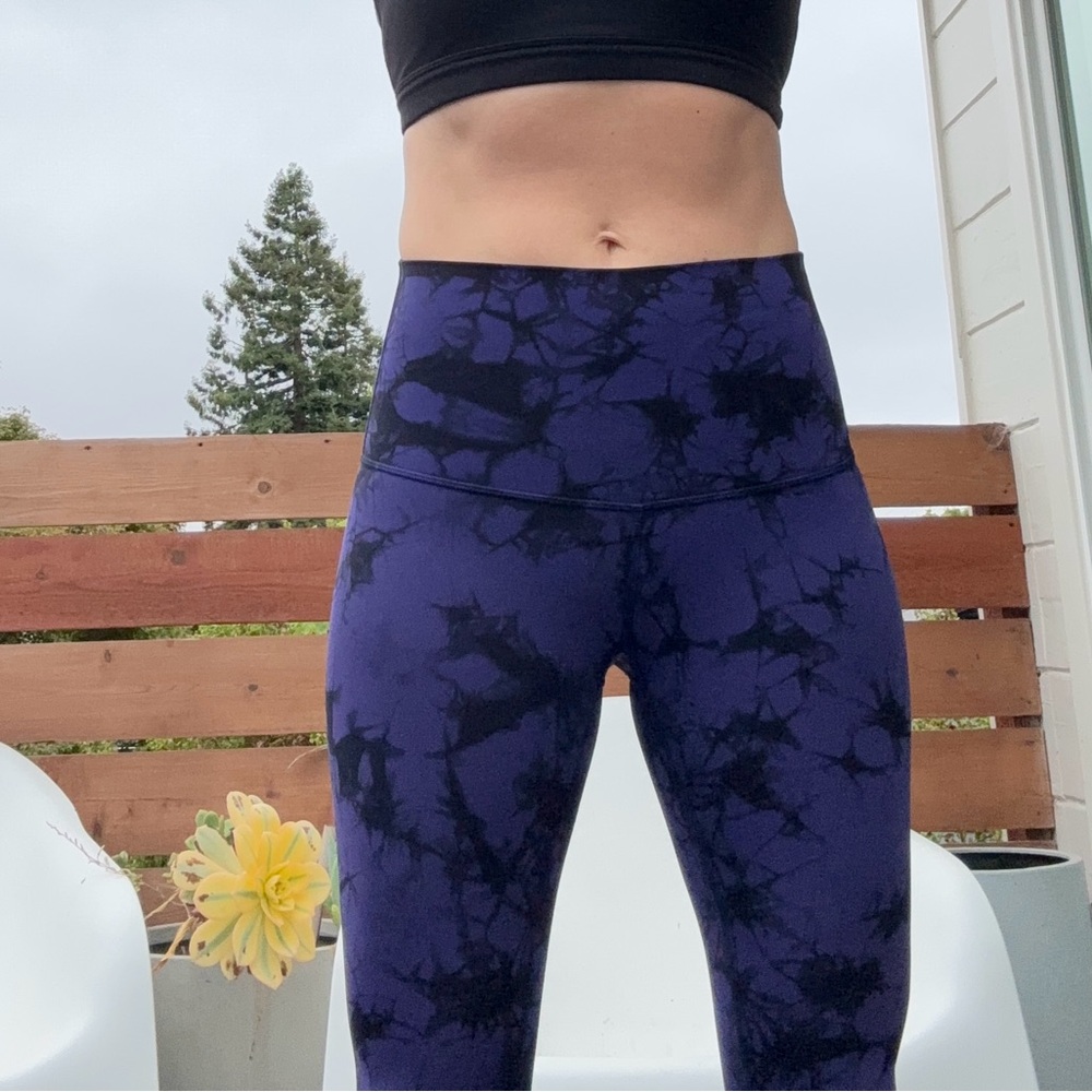 Lululemon Purple Skinny Leggings - size 4 GUC